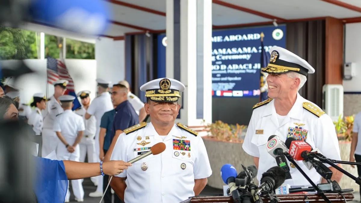 10月2日美國海軍、美國海軍陸戰隊和菲律賓武裝部隊在馬尼拉聯合演習。(U.S. 7th Fleet臉書)