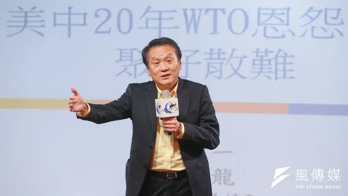 中研院朱敬一院士13日出席思沙龍「美國《走錯》了哪一步?二十年來世界經貿環境的改變」座談。(顏麟宇攝)