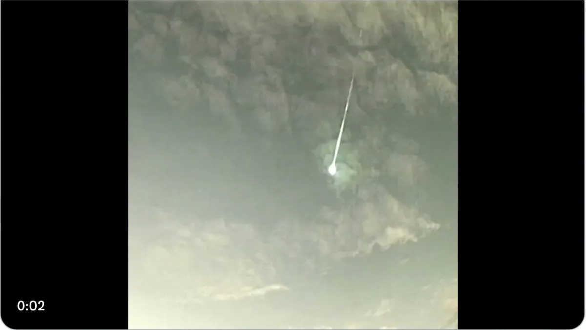 日本民眾觀測到火流星。(翻攝X)