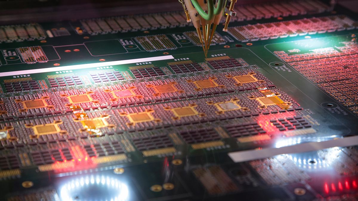 台股短線大修正將至?AI帶動漲不停 陳鳳馨讚3大台廠如「會跳舞的大象」