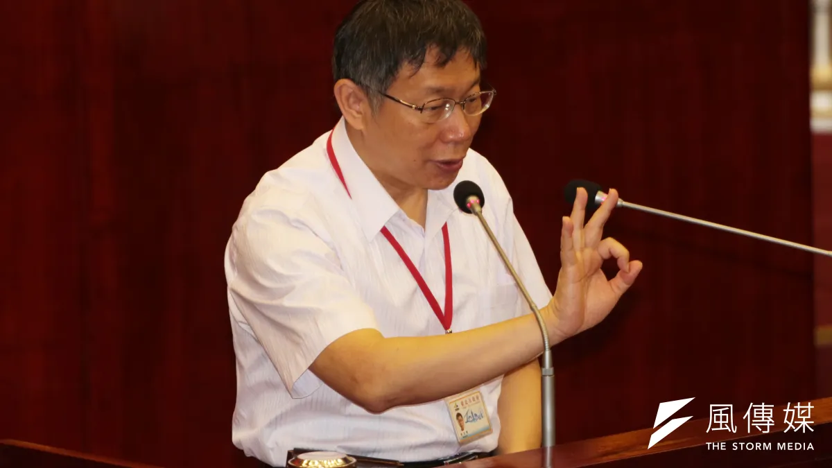 台北市長柯文哲到台北市議會備詢。(余志偉攝)