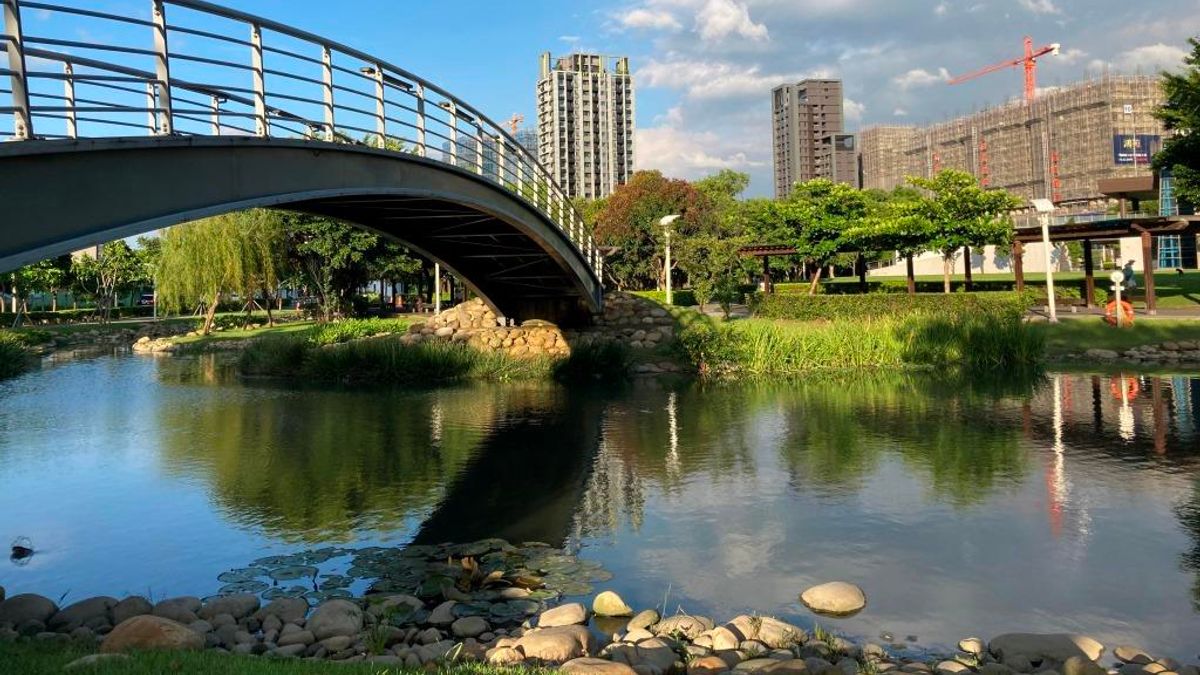桃園禾風公園為親水公園,疫情讓週邊的養生樂活宅更搶手。(信義房屋提供) 桃園禾風公園為親水公園,疫情讓週邊的養生樂活宅更搶手。(信義房屋提供)