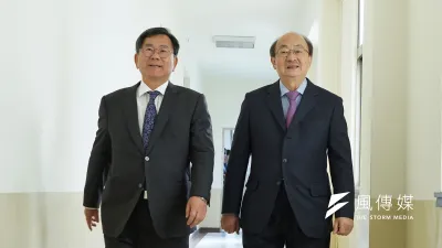 民進黨立院黨團30日舉行新一屆立法院黨團籌備會,立委陳明文(左起)、柯建銘連袂出席。(盧逸峰攝)