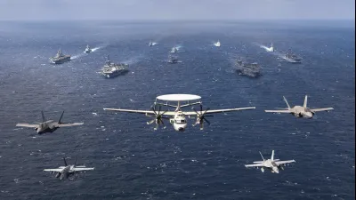2022年1月,美軍曾出動卡爾文森號與林肯號兩個航母戰鬥群在台灣附近執行巡弋任務、並與自衛隊進行聯合演練。(美國海軍)