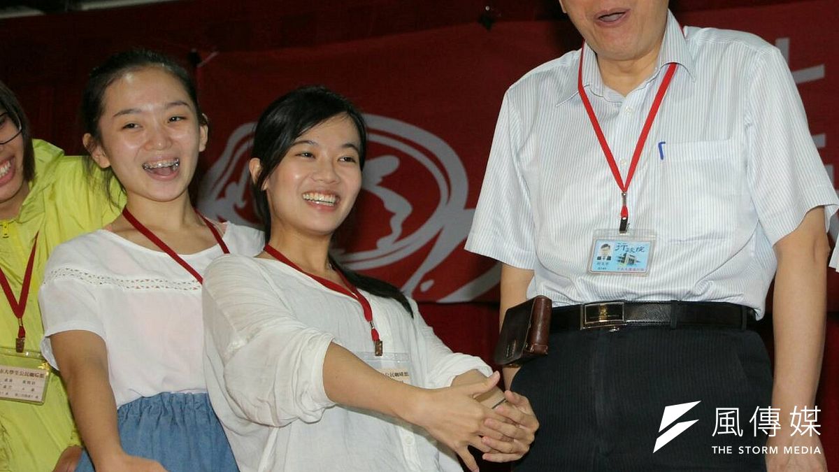 台北市長柯文哲9日下午出席大學生公民咖啡館活動。(葉信菉攝) 台北市長柯文哲9日下午出席大學生公民咖啡館活動。(葉信菉攝)