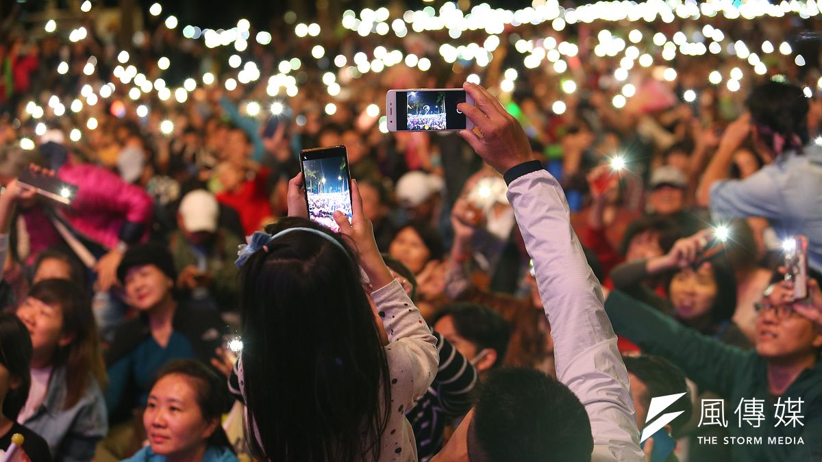 圖為民進黨舉辦的「團結台灣民主勝利之夜」。(顏麟宇攝) 圖為民進黨舉辦的「團結台灣民主勝利之夜」。(顏麟宇攝)