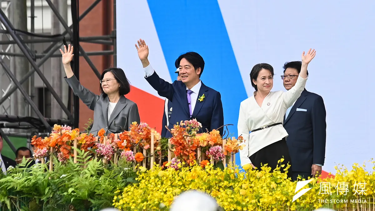 20240520-第16任總統、副總統宣誓就職典禮暨慶祝大會。蔡英文、賴清德,與蕭美琴上台向民眾致意。(陳昱凱攝)