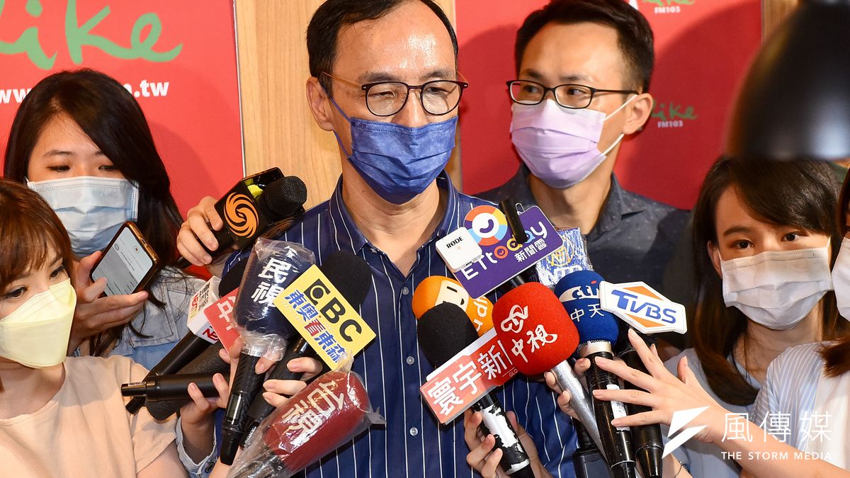 前國民黨主席朱立倫18日接受廣播節目訪問,談及黨主席選戰。(顏麟宇攝) 前國民黨主席朱立倫18日接受廣播節目訪問,談及黨主席選戰。(顏麟宇攝)