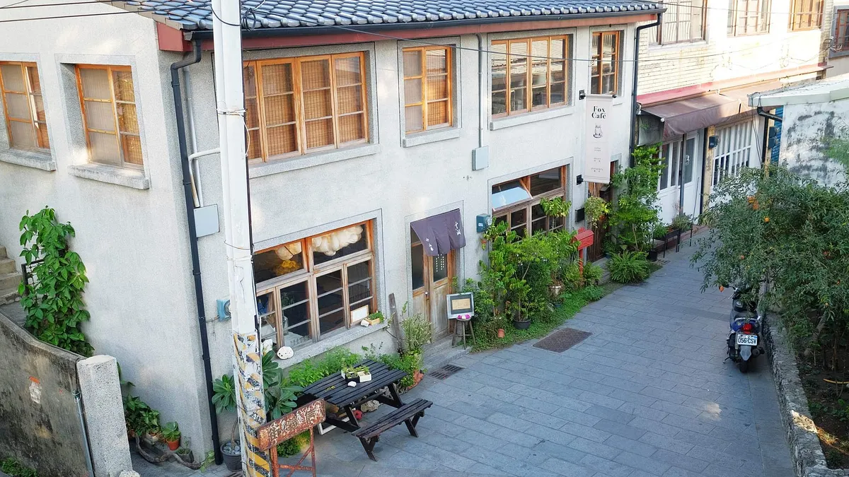 遠離鬧區,漫步在台南的老街區,絕對是與朋友午後一起悠閒度過的好選擇。(圖/妳好南搞提供) 遠離鬧區,漫步在台南的老街區,絕對是與朋友午後一起悠閒度過的好選擇。(圖/妳好南搞提供)