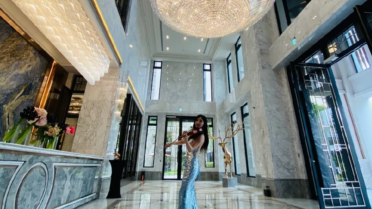 「御廳苑」是城揚有史以來自推單案最高總銷達50億,耗資3億打造獨立會館、公設門廳挑高17米也刷新高雄最高門廳紀錄,保留2200坪的綠地,更多貼心設計跟生活美好留給住戶去感受。(圖/城揚建設提供) 「御廳苑」是城揚有史以來自推單案最高總銷達50億,耗資3億打造獨立會館、公設門廳挑高17米也刷新高雄最高門廳紀錄,保留2200坪的綠地,更多貼心設計跟生活美好留給住戶去感受。(圖/城揚建設提供)