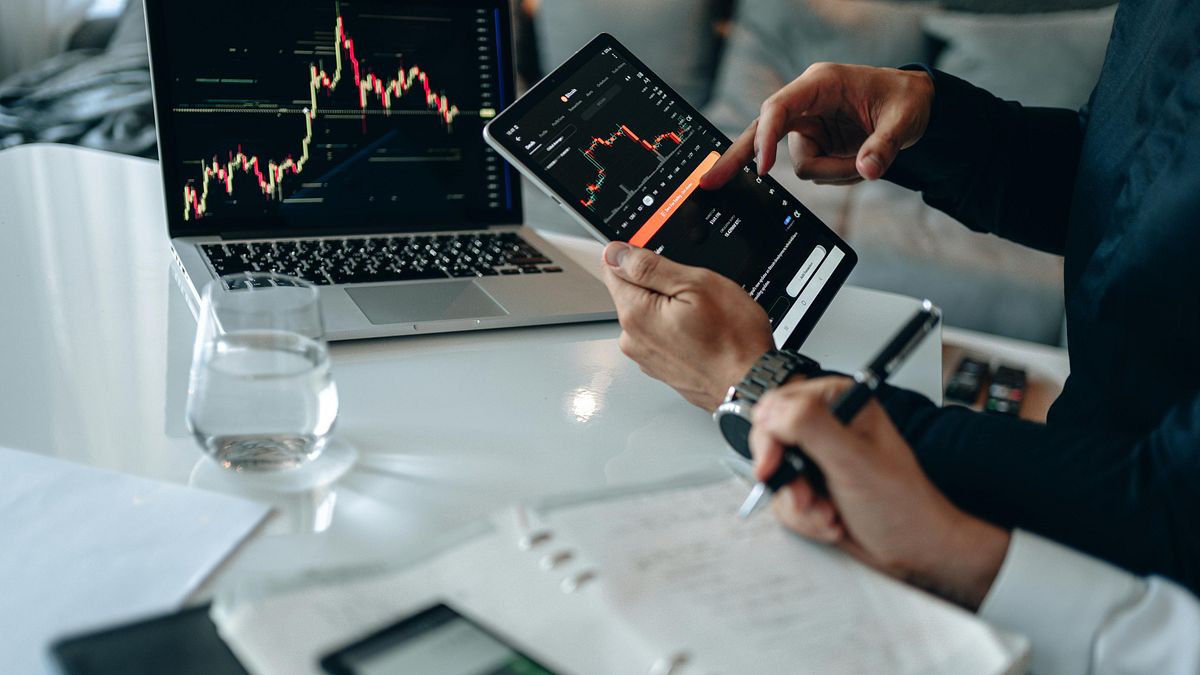 00919配息率連11季逾10%!小資苦惱「25.5x6」該賣還是領息?內行揭1關鍵:乖乖領息吧