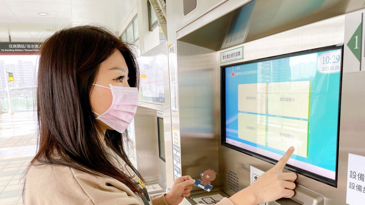 回饋金請至售票機上依操作指示領取。(圖/新北市捷運公司提供) 回饋金請至售票機上依操作指示領取。(圖/新北市捷運公司提供)