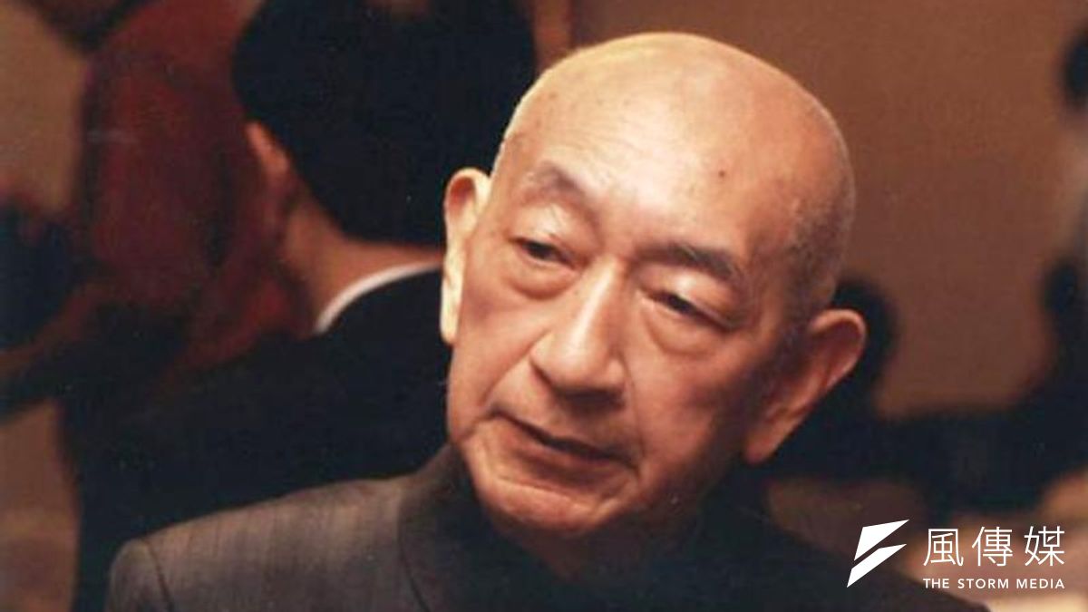 吳清源。 吳清源。