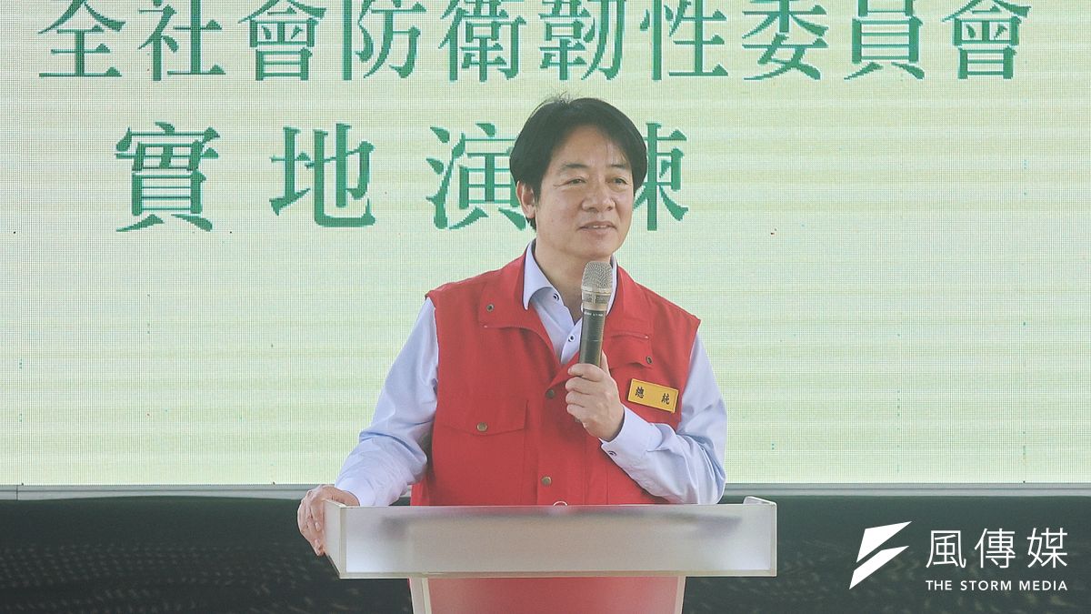 總統賴清德(見圖)27日視察「2025全社會防衛韌性委員會實地演練」,過程相較副總統蕭美琴平順許多。(柯承惠攝) 總統賴清德(見圖)27日視察「2025全社會防衛韌性委員會實地演練」,過程相較副總統蕭美琴平順許多。(柯承惠攝)