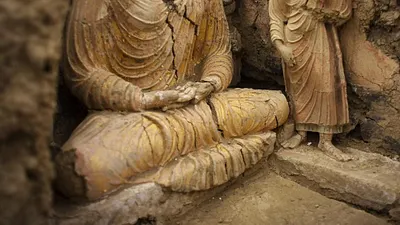 2010年10月12日,阿富汗考古遺址「小銅礦」(Mes Aynak)出土許多古老佛像。(AP)