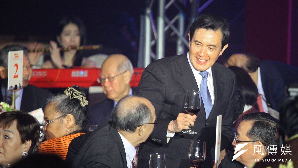 前總統馬英九遭民進黨立院總召柯建銘聲請限制出境,北院認為難認定馬有逃亡事實或逃亡之虞,於13日2度駁回。(資料照,蔡耀徵攝)【飲酒過量,有害健康】 前總統馬英九遭民進黨立院總召柯建銘聲請限制出境,北院認為難認定馬有逃亡事實或逃亡之虞,於13日2度駁回。(資料照,蔡耀徵攝)【飲酒過量,有害健康】