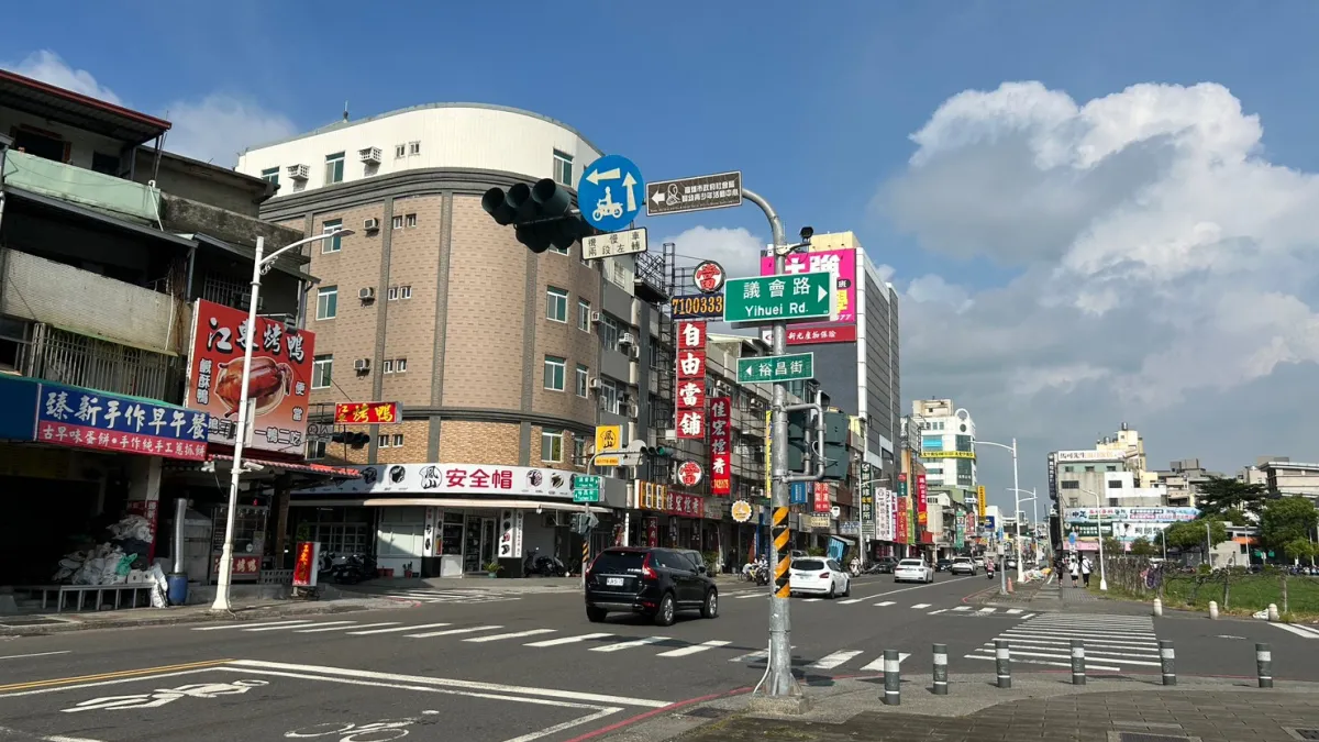 鳳山是高雄市人口數最多的行政區,也是高雄捷運最密集的行政區之一。(圖片來源:立智公關)