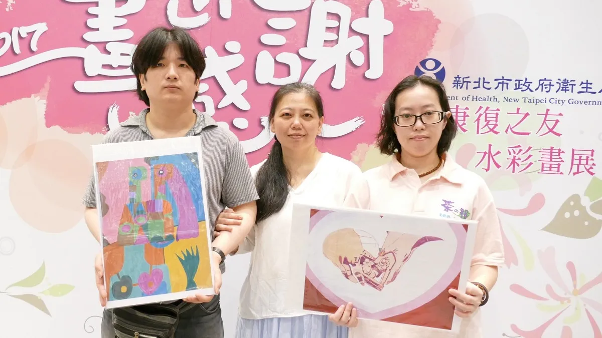 康復之友畫展 新北市府大廳展出42件優秀作品