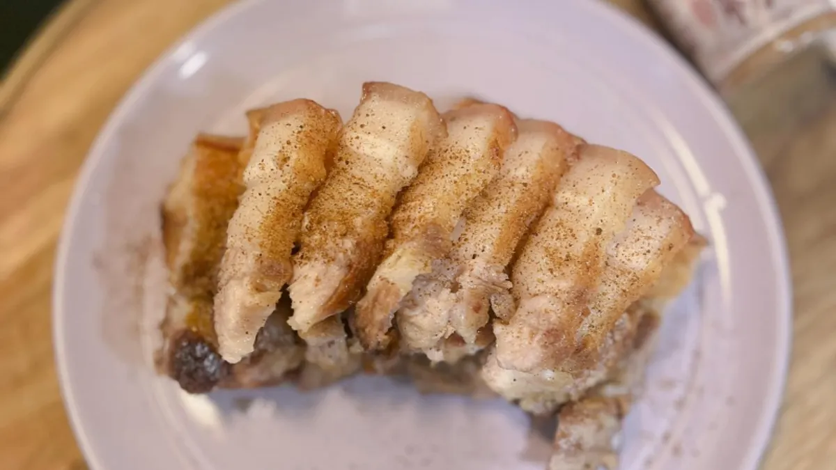 煎五花肉不用放油!內行主婦放1物「快速軟化不乾柴」。(圖/取自我愛全聯-好物老實説) 煎五花肉不用放油!內行主婦放1物「快速軟化不乾柴」。(圖/取自我愛全聯-好物老實説)