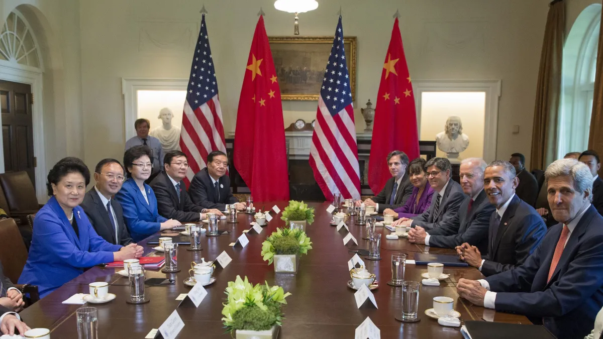 鮑爾森回憶,第三次SED取得了一些令人矚目的政策成果,但讓我無法忘記的,是會議之外發生的小插曲。(資料照,美聯社)