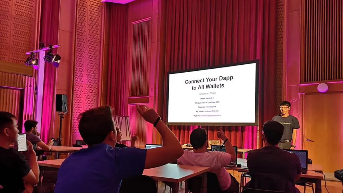 陳柏安邀請研究所同學一起創業、研發區塊鏈錢包App-Dapp Pocket。(圖/新創總會提供)