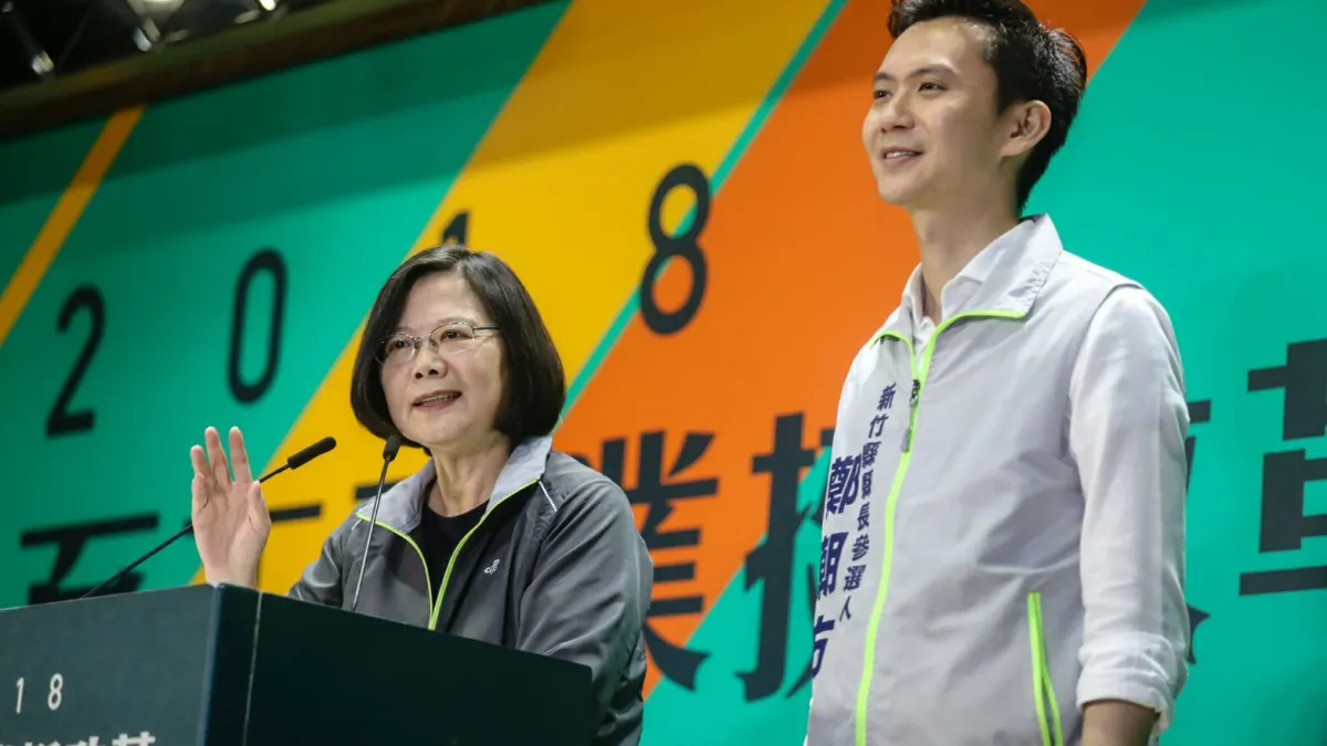 總統蔡英文29日出席新竹縣「百工百業挺改革」時,強力替民進黨縣長候選人鄭朝方背書,呼籲縣市合作。(民進黨中央提供)