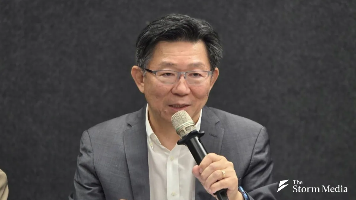 IET Chairman Gao Yung-Chung (高永中) says with a laugh that he couldn't possibly monitor stock prices every day — and that chasing the market's hottest themes has never been his strength. (File photo, by Wei Xin-Yang)