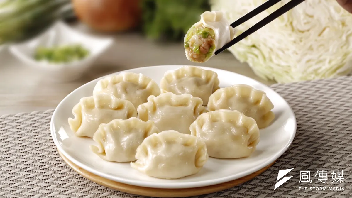 水餃是國人最愛的平價料理之一,不費時就能輕鬆上桌。(圖/華師父水餃提供)