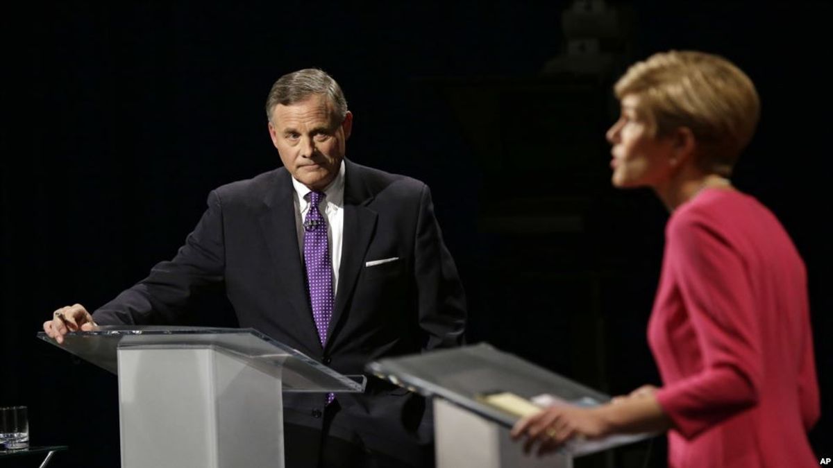 北卡州現任共和黨籍國會參議員伯爾與民主黨挑戰者羅斯進行電視辯論。(圖/美國之音) 北卡州現任共和黨籍國會參議員伯爾與民主黨挑戰者羅斯進行電視辯論。(圖/美國之音)