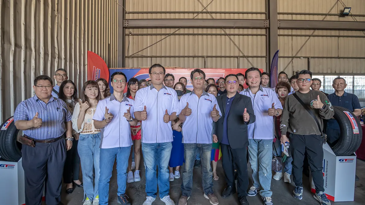 台灣「GT輪胎」傑格實業舉辦開幕典禮現場董事們與來賓合影。(圖片提供:GT radial 捷瑞輪胎)