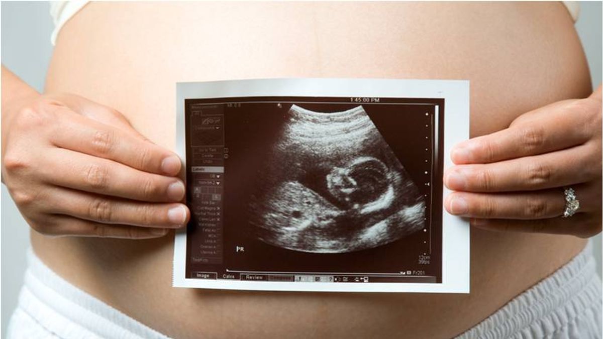 疾管署9日證實,繼2014年之後,日前我國又新增一例經母子垂直感染的愛滋寶寶個案。圖為示意圖,非該對母子。(資料照,取自林口衛生所網站) 疾管署9日證實,繼2014年之後,日前我國又新增一例經母子垂直感染的愛滋寶寶個案。圖為示意圖,非該對母子。(資料照,取自林口衛生所網站)