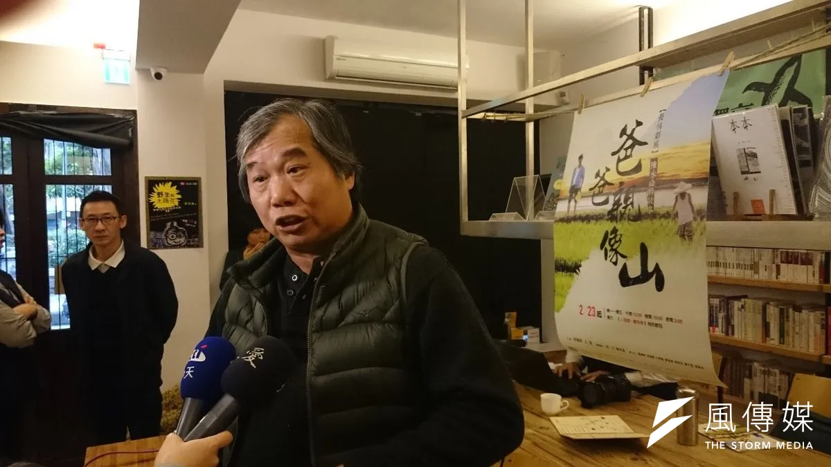導演吳乙峰新作《爸爸親像山》,走進大愛台。( 李佳恒攝)