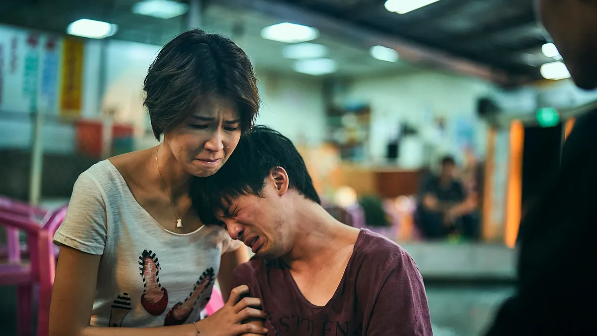 尤其是兇殺案件背後,這些殺人者的親屬在殺人犯落網的同時,幾乎也同步被這個社會判了褫奪公權,任何的批判、謾罵,這些親屬們沒有資格抱怨更沒有資格提出控訴,因為妳的家人是殺人犯,妳就跟著一起贖罪與陪葬(資料照,取自我們與惡的距離臉書)