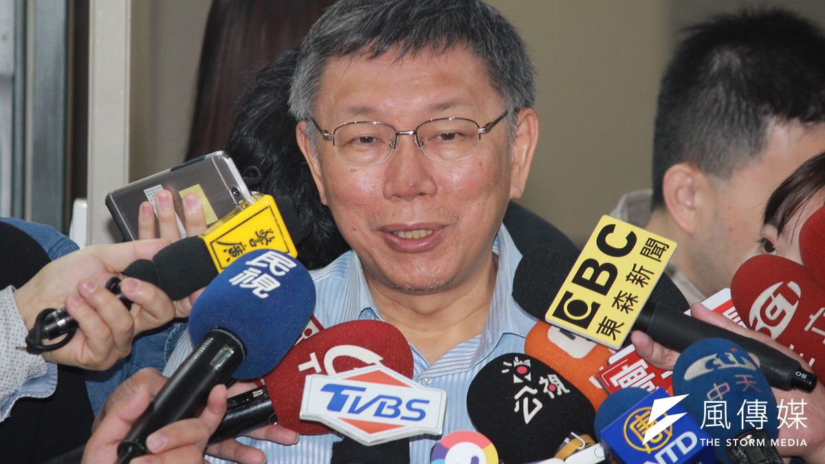 針對將進行幕僚、發言人海選,台北市長柯文哲3日上午在市府受訪時表示,向天下徵才是一種理念。(方炳超攝) 針對將進行幕僚、發言人海選,台北市長柯文哲3日上午在市府受訪時表示,向天下徵才是一種理念。(方炳超攝)