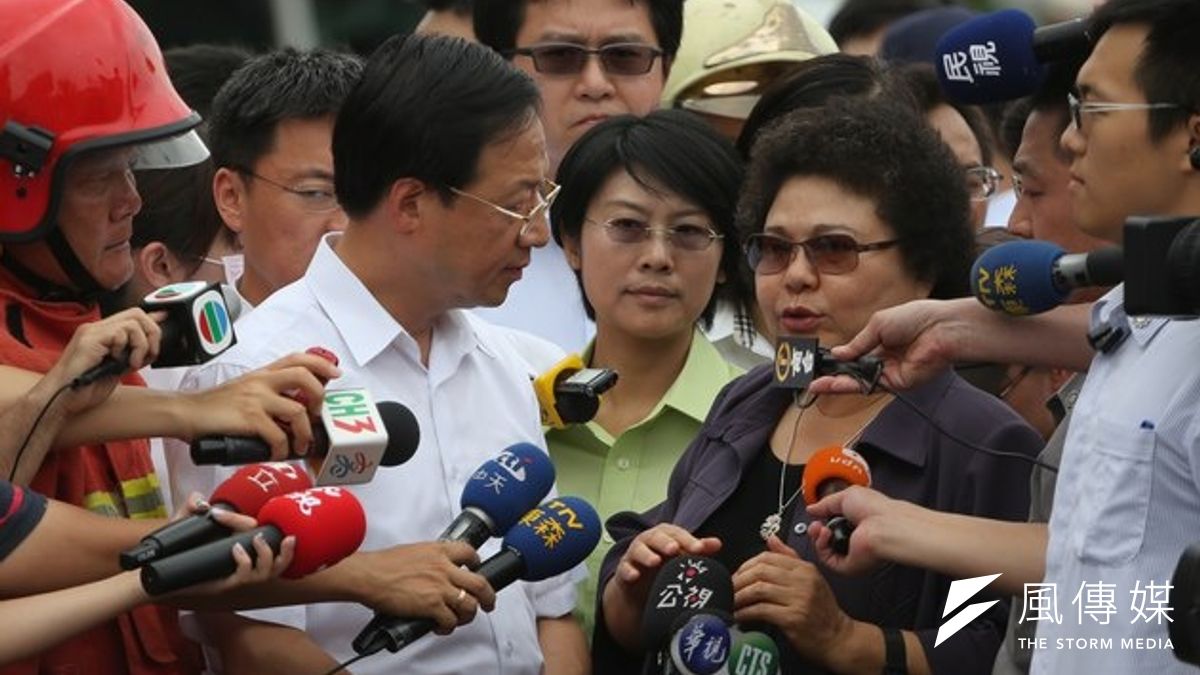 高雄大氣爆,也炸出一群「政治受災戶」!(余志偉攝) 高雄大氣爆,也炸出一群「政治受災戶」!(余志偉攝)