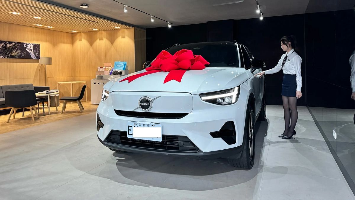 VOLVO 凱桃中壢太陽能每月回饋 1 萬度!2024 全台門市目標減碳 30% VOLVO 凱桃中壢太陽能每月回饋 1 萬度!2024 全台門市目標減碳 30%