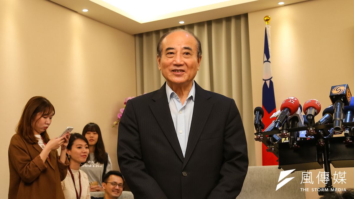 前立法院長王金平3日針對國民黨內初選亂局召開記者會,直指初選「有被民進黨操弄、決定候選人的重大疑慮」。(顏麟宇攝) 前立法院長王金平3日針對國民黨內初選亂局召開記者會,直指初選「有被民進黨操弄、決定候選人的重大疑慮」。(顏麟宇攝)