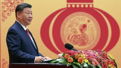 2025年1月27日,農曆新年前中國國家主席習近平在北京人民大會堂發表講話。(美聯社)