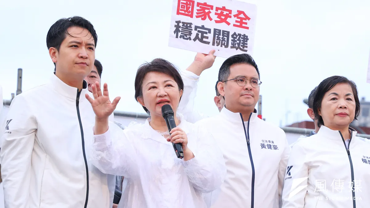 台中大罷免的結果將影響國民黨甚鉅,台中市長盧秀燕(左二)親自與台中6名藍委召開機密會議,擬定反罷免戰略。(資料照,顏麟宇攝)