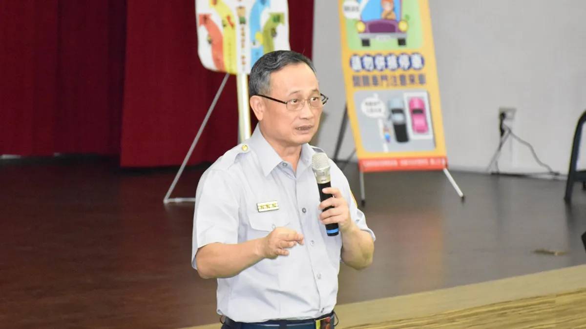 內政部長葉俊榮昨(19)日宣布,高雄市政府警察局長陳家欽陞任警政署長,但是長期關心警察權益的臉書粉專「台灣鴿」卻表示,讓陳家欽上任警政署長,將會是民進黨執政以來警界調度最黑暗的一天。圖為陳家欽。(取自高雄市警局網站)