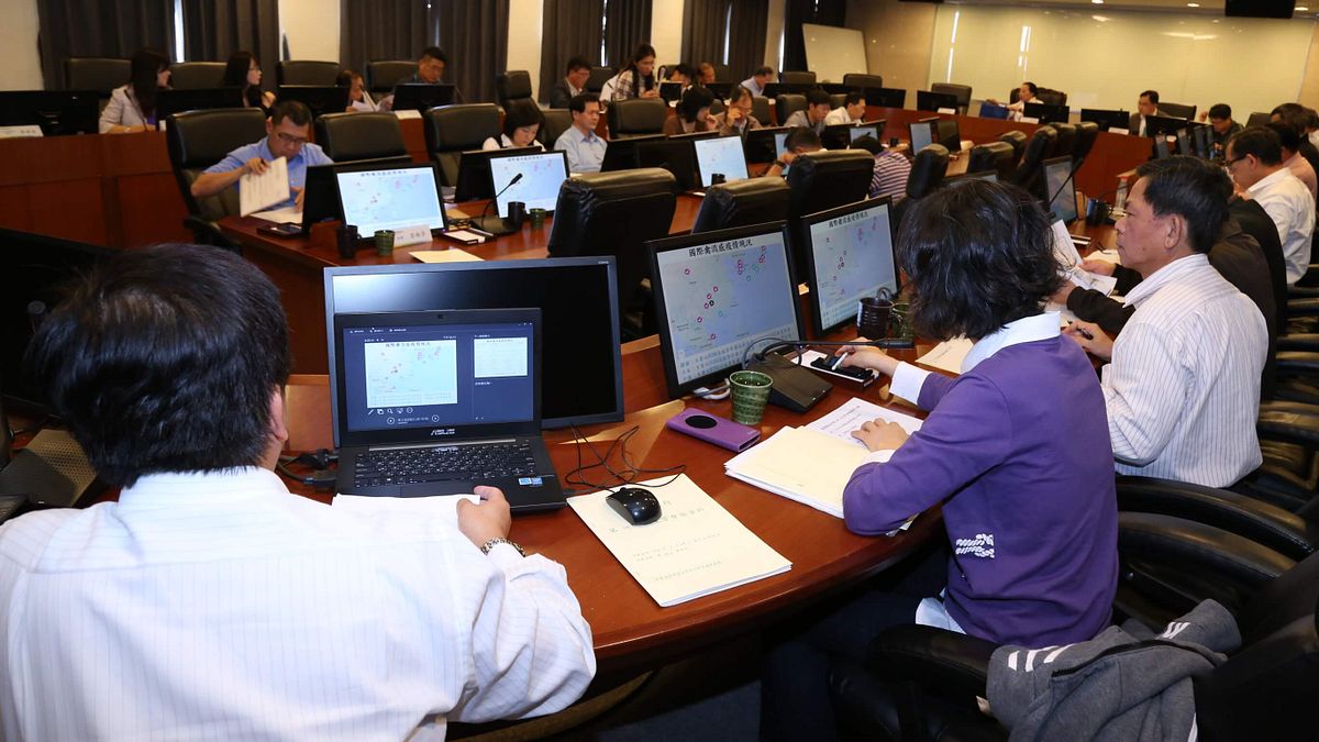 嘉義縣長張花冠召開因應禽流感防疫整備會議,強化防疫作為。(圖/嘉義縣政府提供) 嘉義縣長張花冠召開因應禽流感防疫整備會議,強化防疫作為。(圖/嘉義縣政府提供)