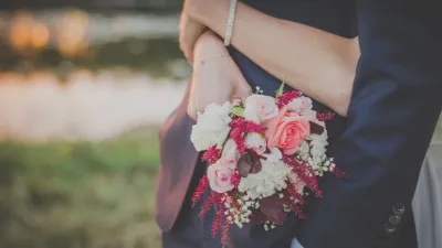 婚姻中出現小三,男人的問題通常比較大。(示意圖/PEXELS)
