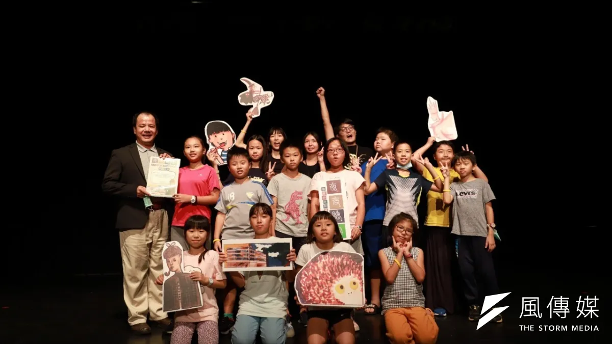 )高市圖為了帶給學童們更多面向的閱讀體驗,推出「夜宿總圖」計畫。(圖/徐炳文攝)