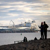 2023年1月、ロシアの天然ガス供給圧力に対抗し、ドイツがLNGターミナルを急ピッチで完成させた(AP) 2023年1月、ロシアの天然ガス供給圧力に対抗し、ドイツがLNGターミナルを急ピッチで完成させた(AP)