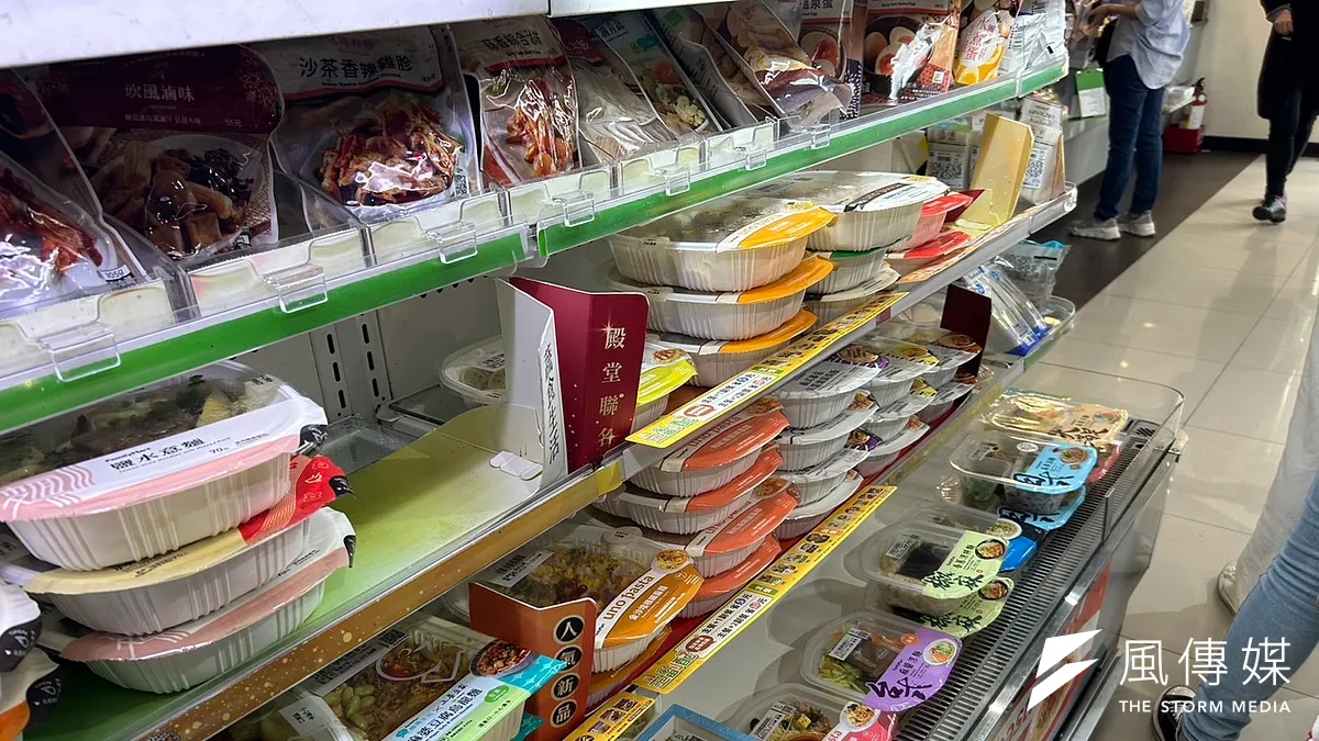 全家便利商店鮮食種類眾多,最受網友喜愛的前10名排行出爐!(圖/李艾庭攝影) 全家便利商店鮮食種類眾多,最受網友喜愛的前10名排行出爐!(圖/李艾庭攝影)