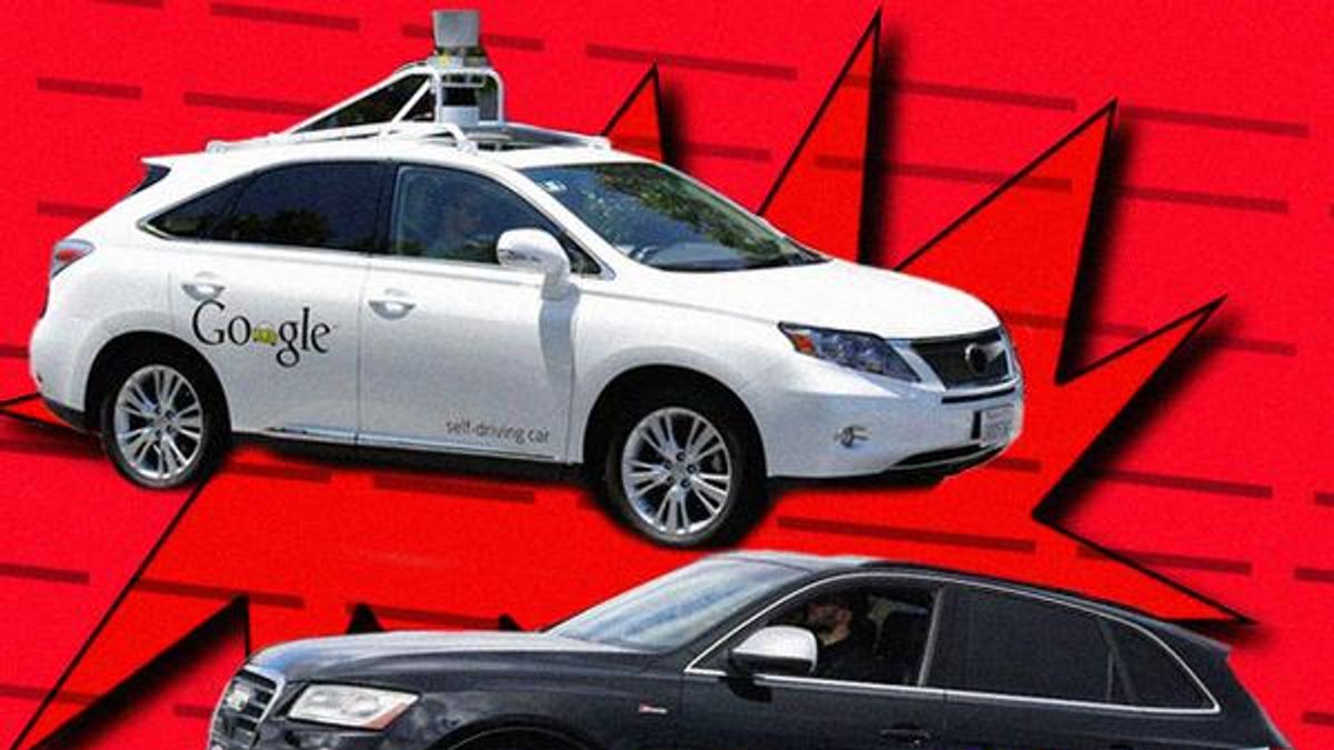 谷歌的自動車(上)與德爾菲的自動車(下)日前加州公路上狹路相逢。(取自推特) 谷歌的自動車(上)與德爾菲的自動車(下)日前加州公路上狹路相逢。(取自推特)