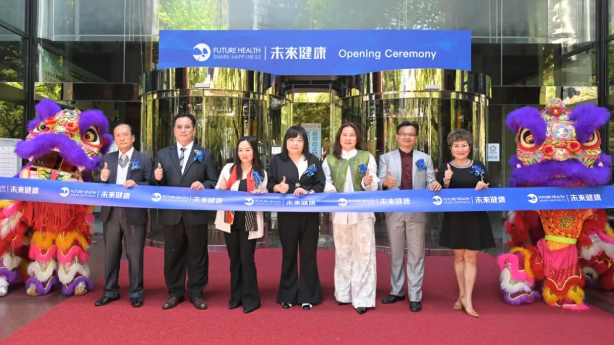 未來健康科技公司舉辦隆重的剪綵儀式及落成典禮,並進行市場規劃說明會,由公司總經理劉喜雅分享公司願景。(圖/未來健康科技提供) 未來健康科技公司舉辦隆重的剪綵儀式及落成典禮,並進行市場規劃說明會,由公司總經理劉喜雅分享公司願景。(圖/未來健康科技提供)