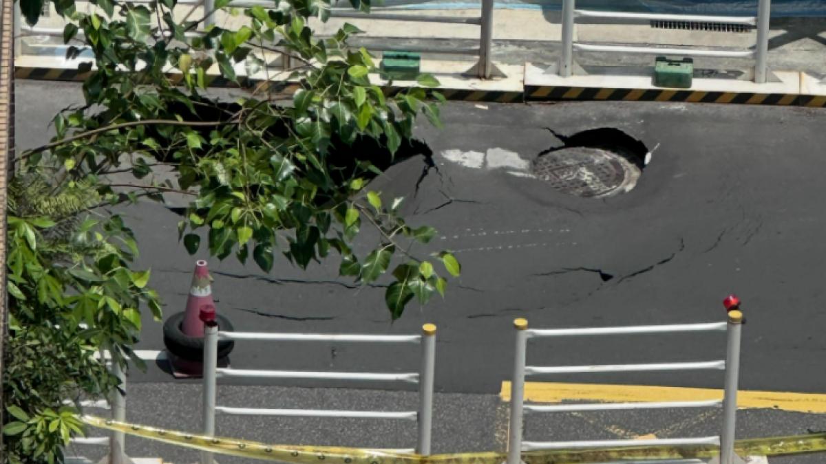 台塑舊大樓都更釀禍!敦化北路路面塌陷現「4米天坑」 瓦斯管線破裂急疏散