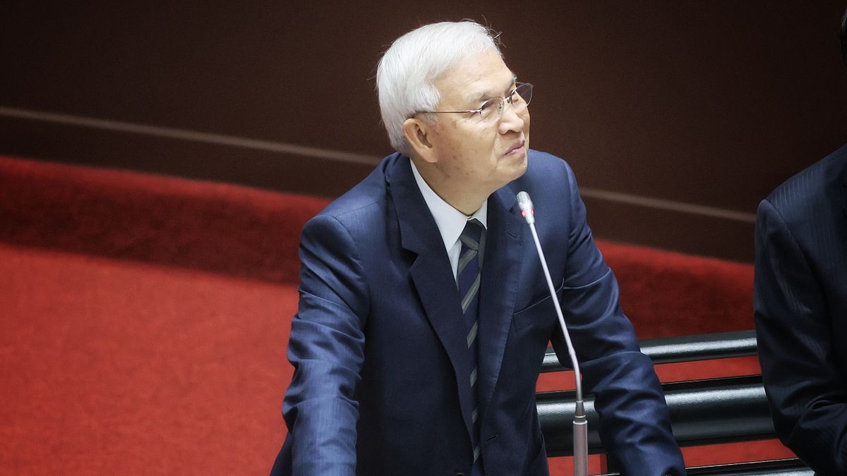 黃士修觀點:央行像被逼急的大學生,抓幾個名詞爭輸贏