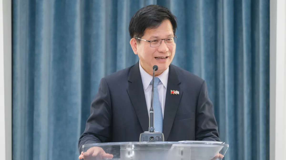 外交部長林佳龍所屬的民進黨派系正國會宣布力挺陷入官司風波的高雄市擬參選人林岱樺,引發熱議。(資料照,取自林佳龍臉書)